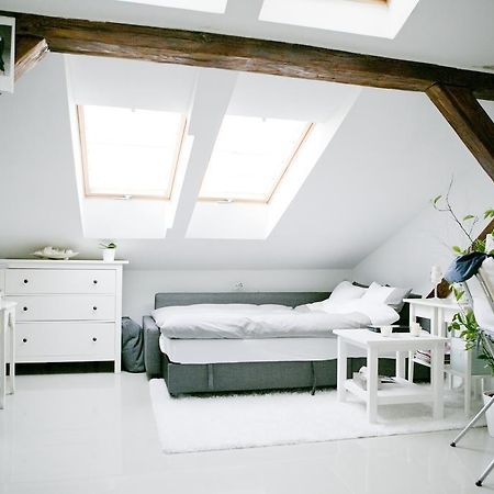 Apartamenty Hoza Attic Studio Варшава Номер фото
