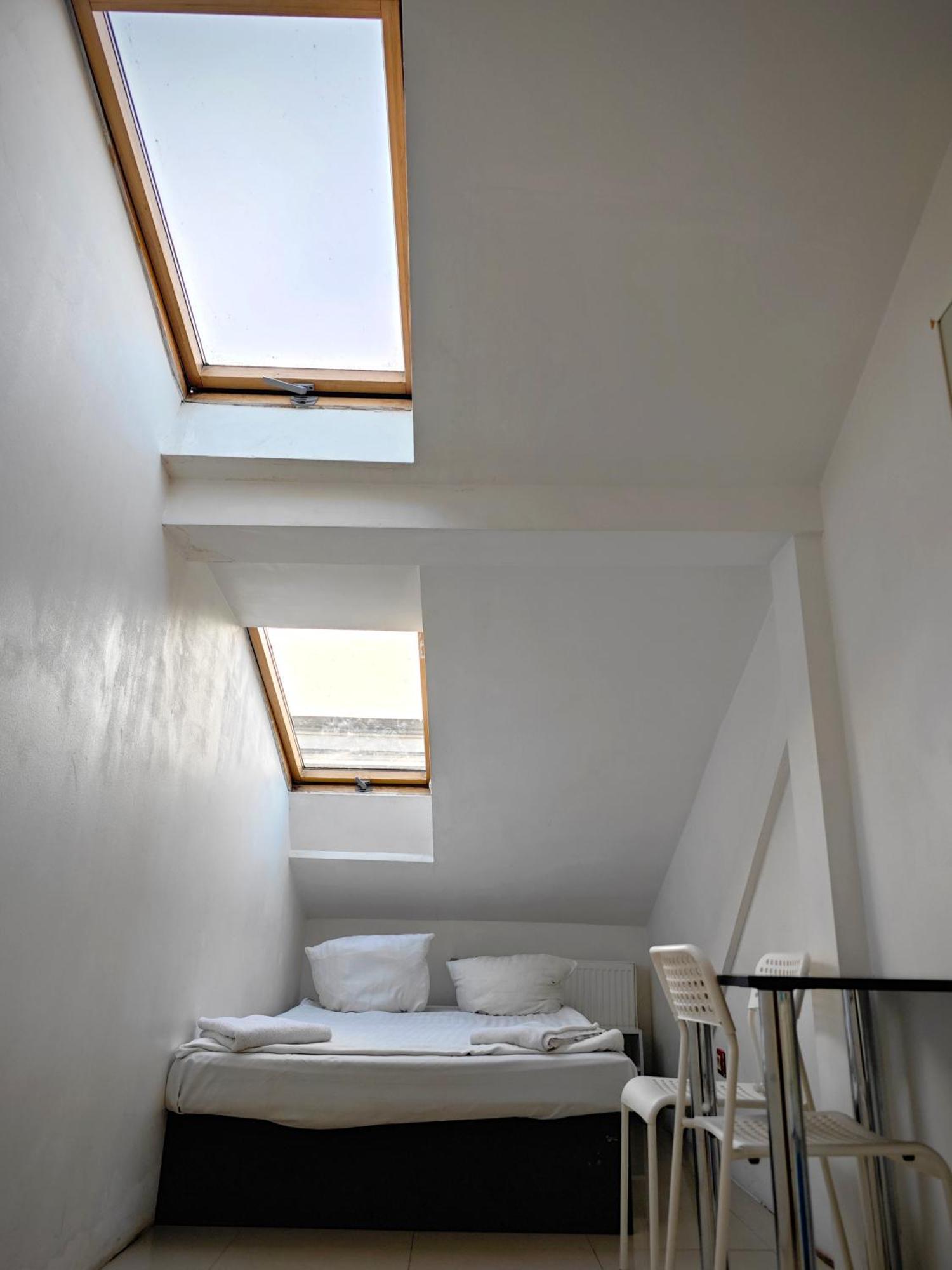 Apartamenty Hoza Attic Studio Варшава Номер фото