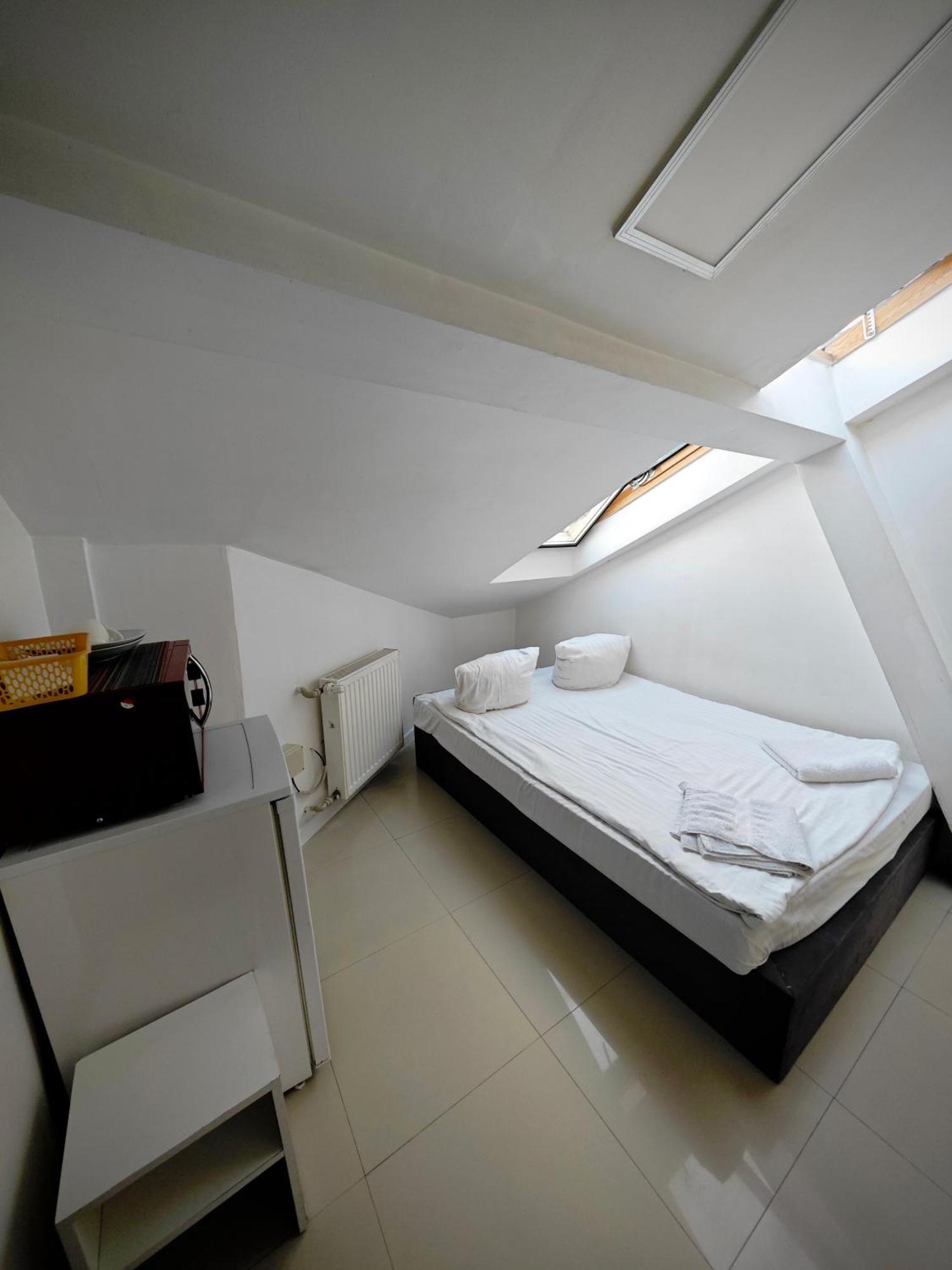 Apartamenty Hoza Attic Studio Варшава Номер фото