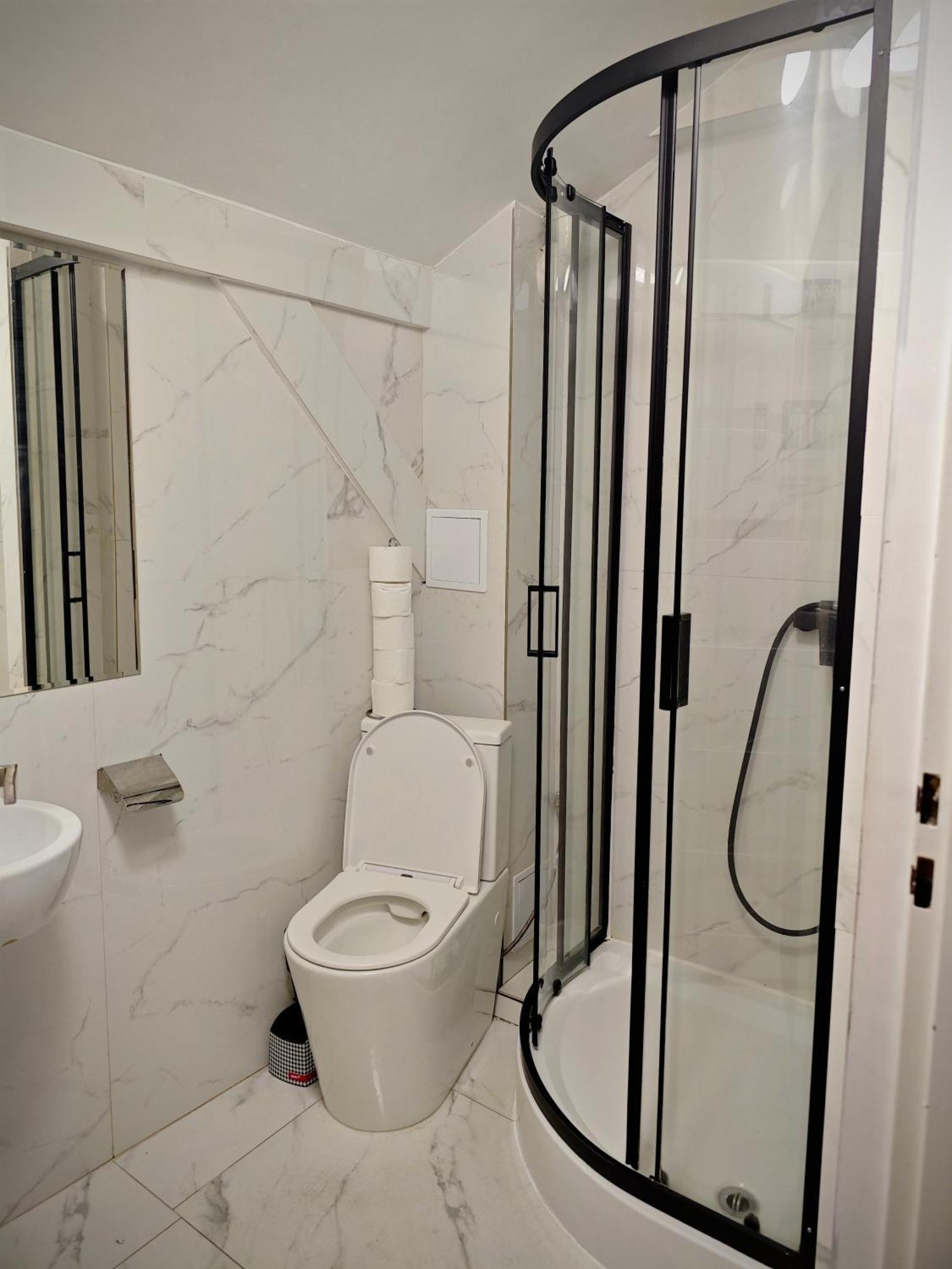 Apartamenty Hoza Attic Studio Варшава Екстер'єр фото