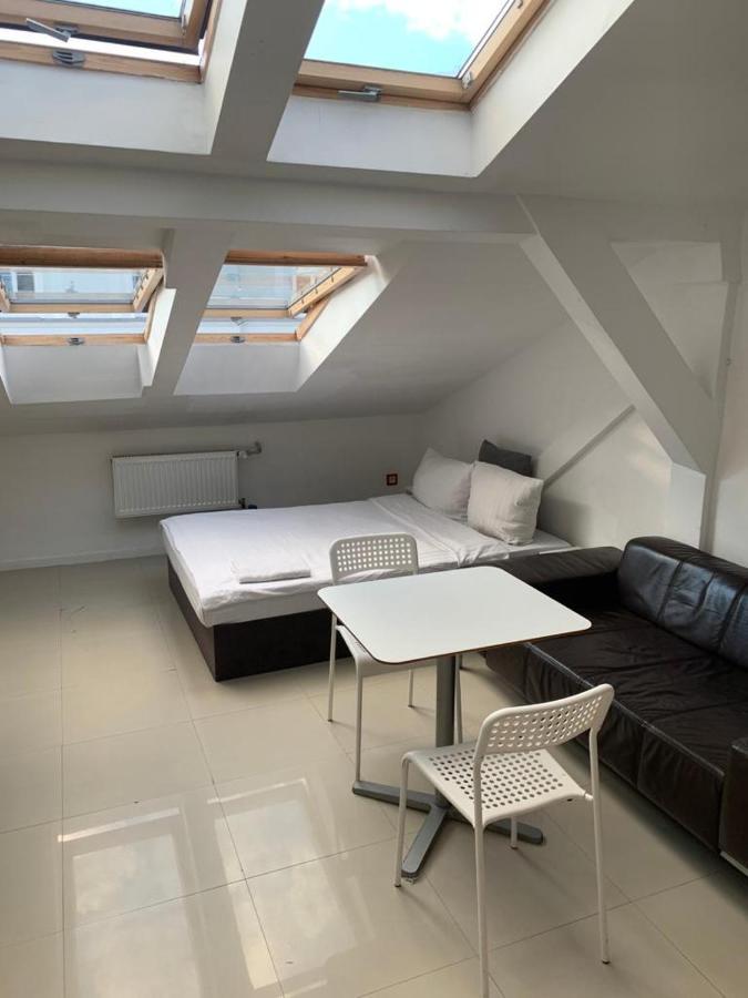 Apartamenty Hoza Attic Studio Варшава Екстер'єр фото