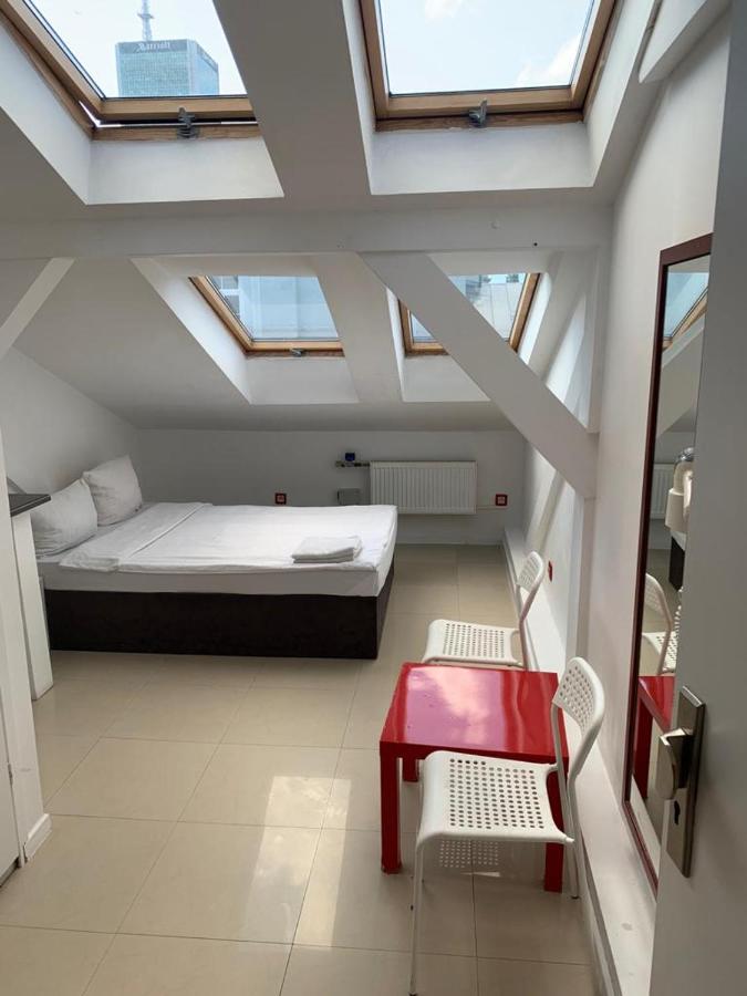 Apartamenty Hoza Attic Studio Варшава Екстер'єр фото